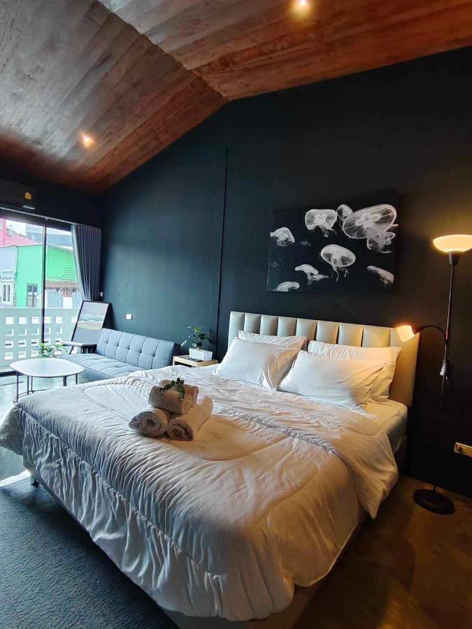 בנגקוק Mr Black & Ms White -Self Check In Accommodation מראה חיצוני תמונה