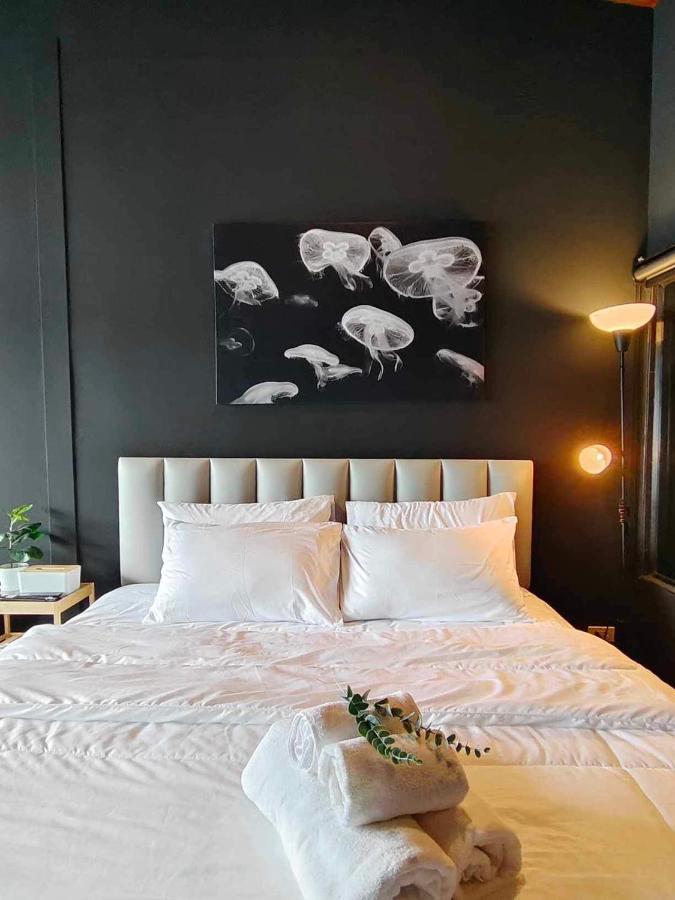 בנגקוק Mr Black & Ms White -Self Check In Accommodation מראה חיצוני תמונה