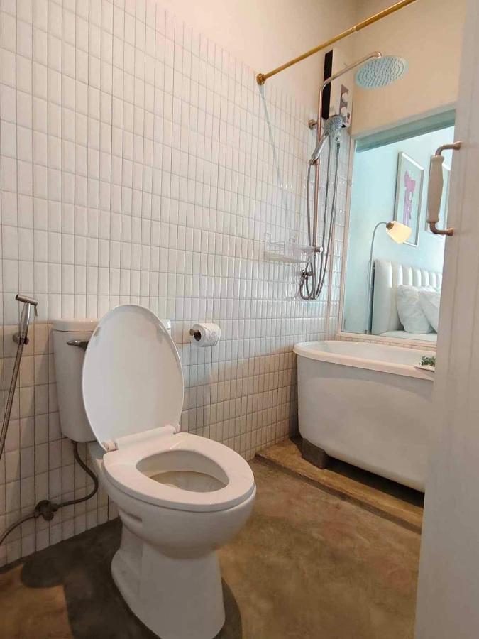 בנגקוק Mr Black & Ms White -Self Check In Accommodation מראה חיצוני תמונה